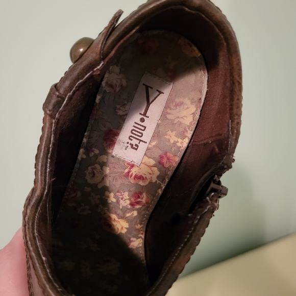 Beautiful brown ankle boots - Picture 4 of 5